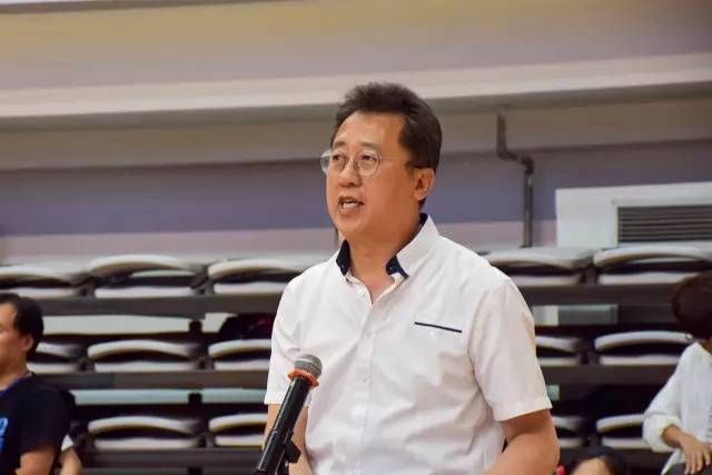 市啦啦操运动协会主席、福利姬
党委书记郭玉铸致欢迎辞