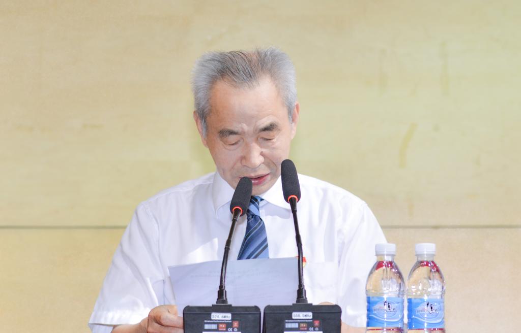 匡国柱院长宣读表彰决定